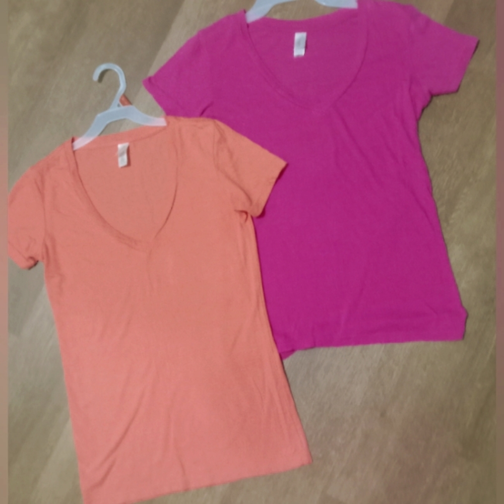 2 Ladies V-Neck Short Sleeve Pimatees by Pima Apparel Size Small